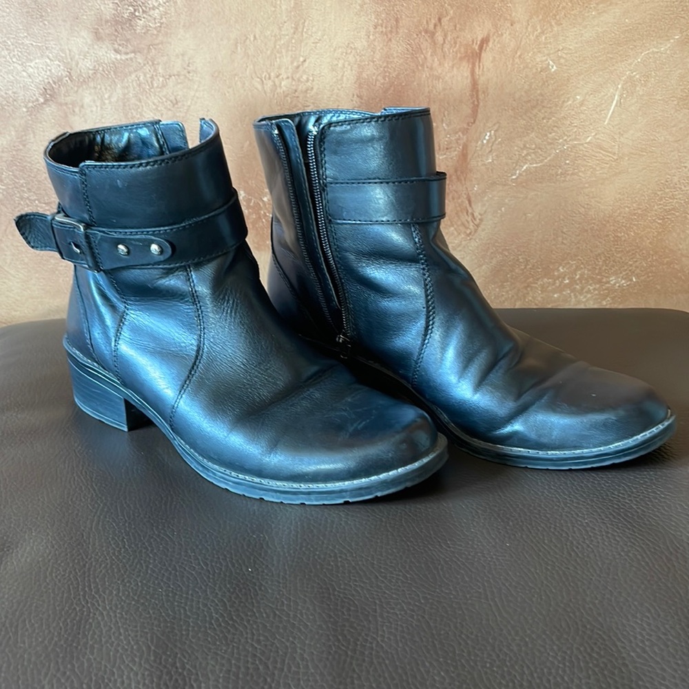 Anne Klein Ankle Boot